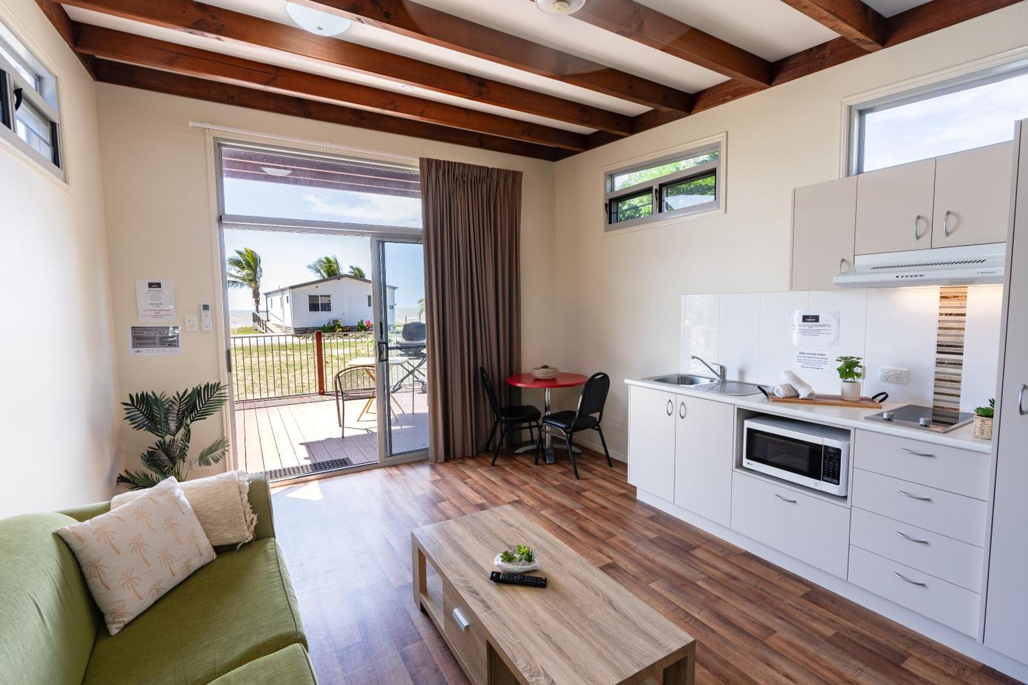Tasman Holiday Parks - Rollingstone Exterior foto