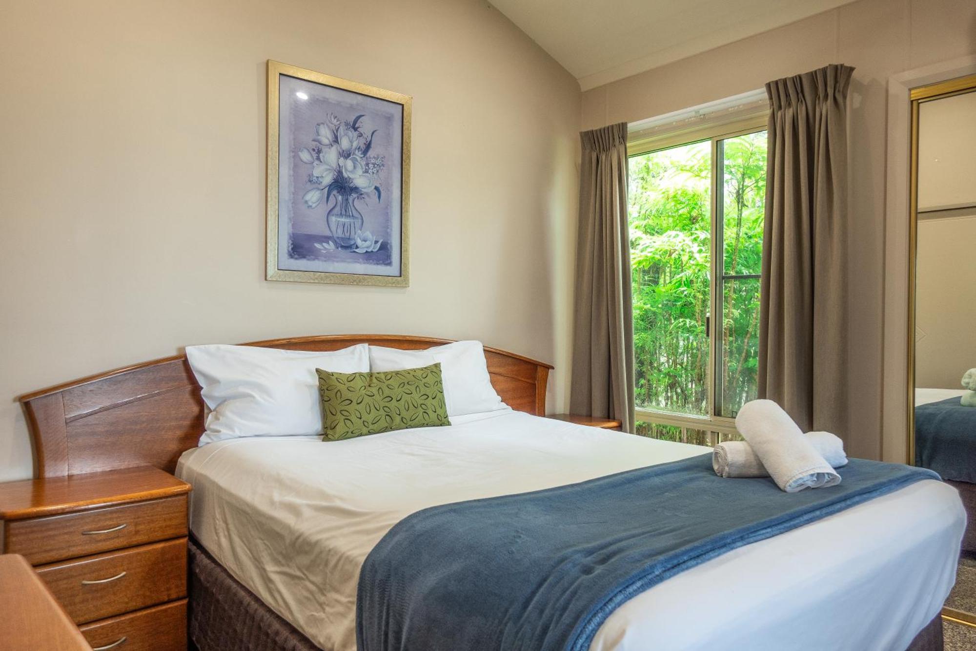 Tasman Holiday Parks - Rollingstone Exterior foto