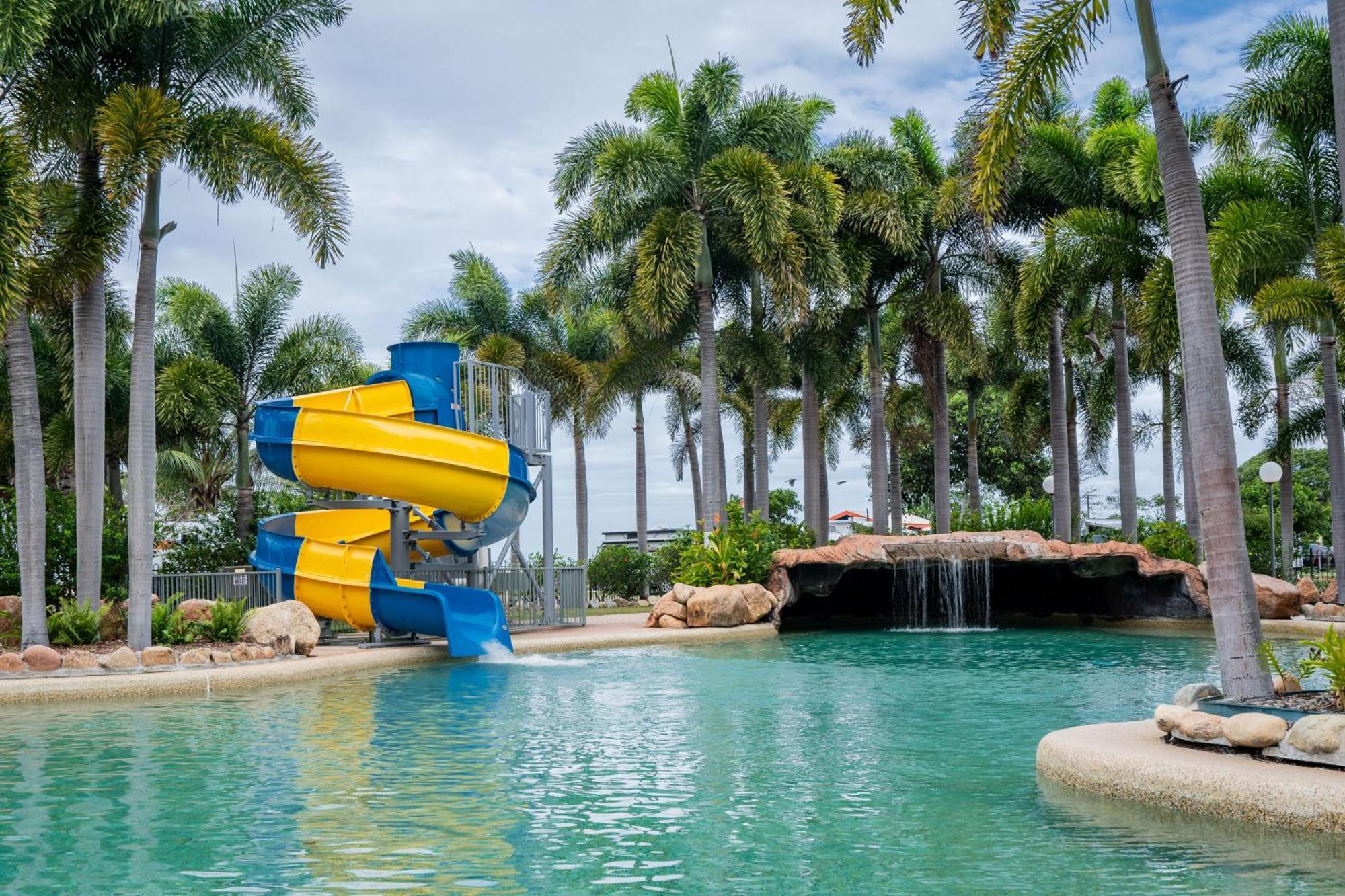 Tasman Holiday Parks - Rollingstone Exterior foto