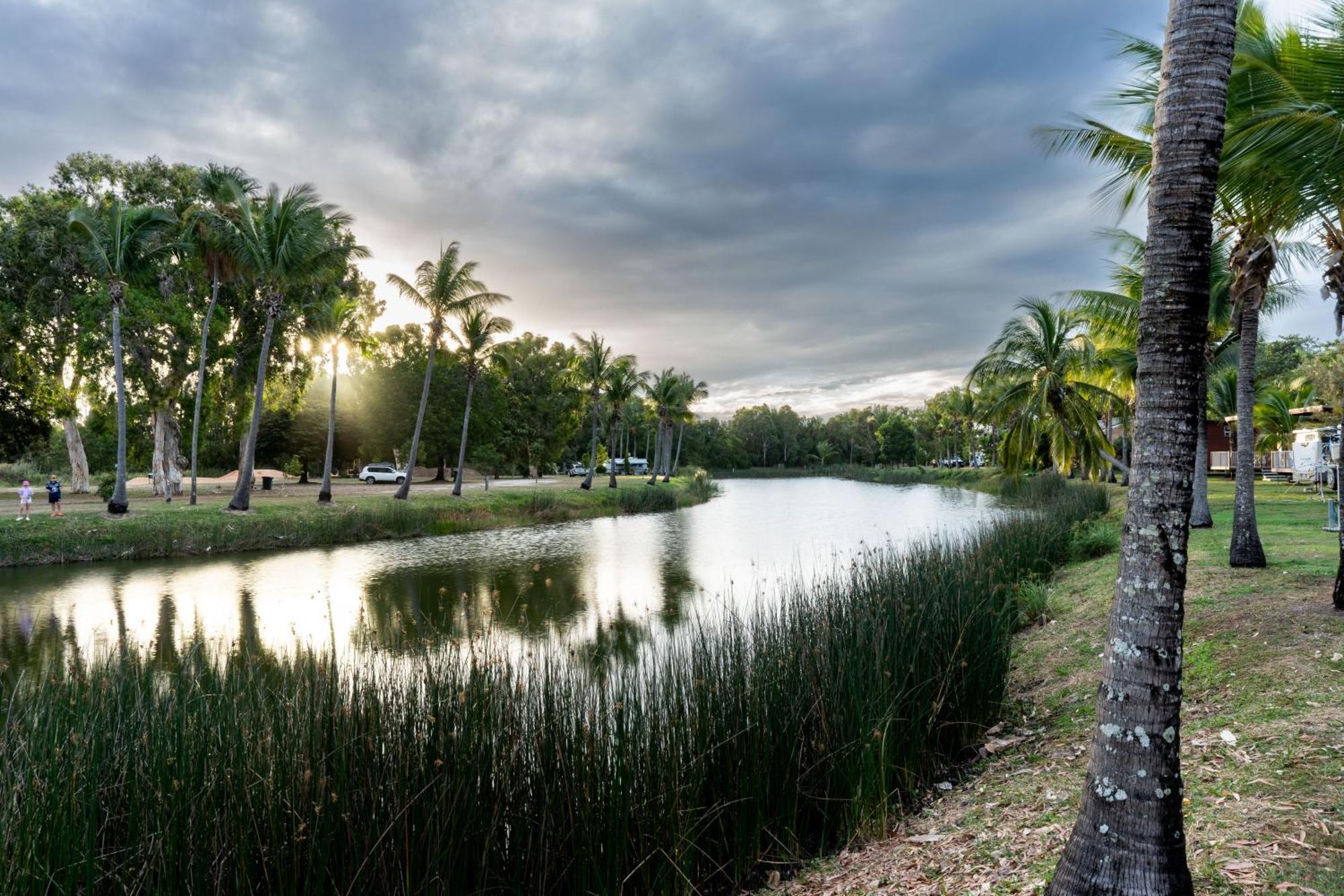 Tasman Holiday Parks - Rollingstone Exterior foto